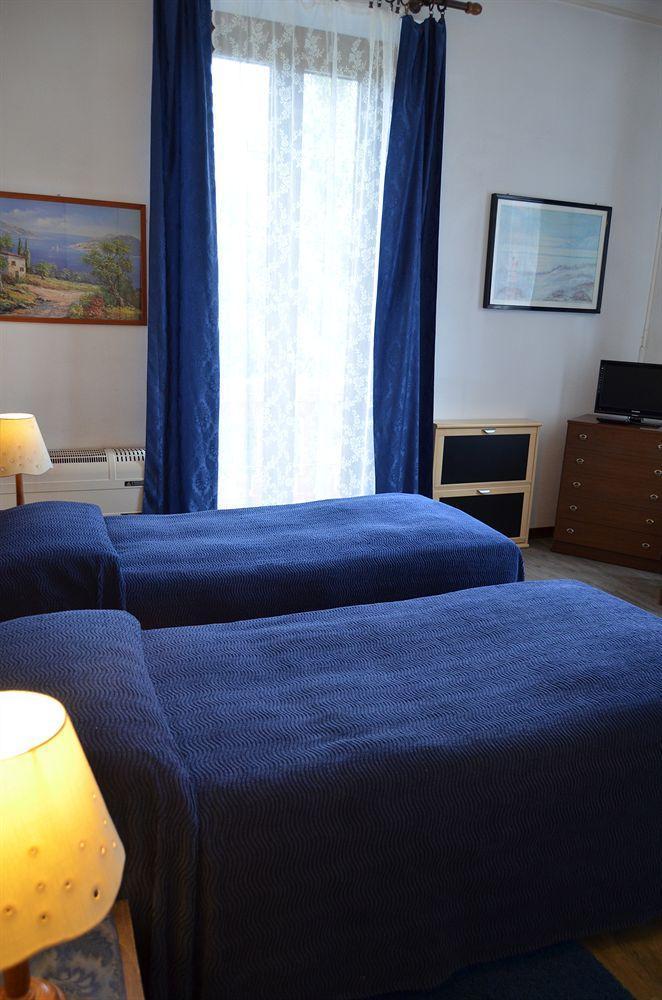 Albergo Chiara Savignone Exteriör bild